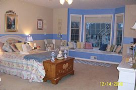 Designer 3 Bedroom Home Near University of Delaware in Newark, DE (Photo 4 of 11)
