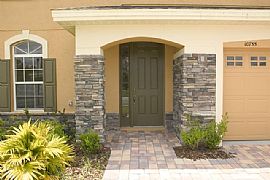 Clean, Newer 5 BR, 3 BA Lakefront House with Gorgeous View in Orlando, FL (Photo 2 of 8)