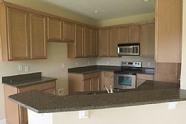 Clean, Newer 5 BR, 3 BA Lakefront House with Gorgeous View in Orlando, FL (Photo 3 of 8)
