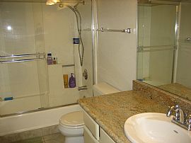 Big 2 Bedroom Condo with Renovated Kitchen Near Bart Station in Fremont, CA (Photo 3 of 4)