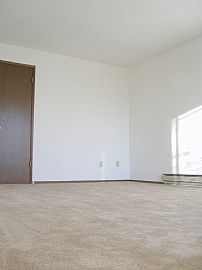 Spacious 1 Bedroom Apartment with View in West Seattle - $690 in Seattle, WA (Photo 5 of 9)