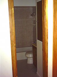Cozy 2 BR, 1 BA Apartment - Heat and Hot Water Included in Burbank, IL (Photo 4 of 8)