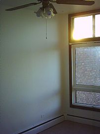 Cozy 2 BR, 1 BA Apartment - Heat and Hot Water Included in Burbank, IL (Photo 6 of 8)