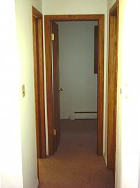 Cozy 2 BR, 1 BA Apartment - Heat and Hot Water Included in Burbank, IL (Photo 7 of 8)