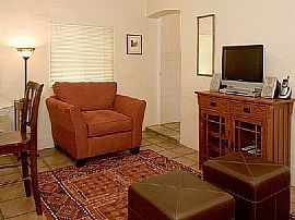 Nice 2 Bedroom Beauty in Phoenix with Special offers! in Phoenix, AZ (Photo 2 of 10)