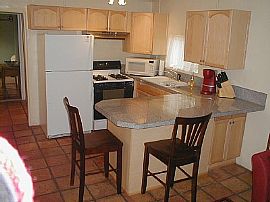 Nice 2 Bedroom Beauty in Phoenix with Special offers! in Phoenix, AZ (Photo 4 of 10)