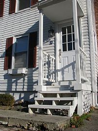 Renovated 2 Bedroom Apartment Available 01/15 - Fully Applianced in Warren, MA (Photo 1 of 12)