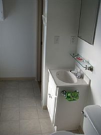 Renovated 2 Bedroom Apartment Available 01/15 - Fully Applianced in Warren, MA (Photo 9 of 12)