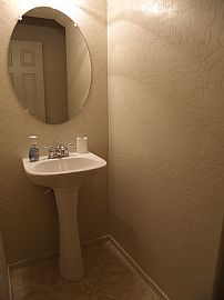 1700 Sq. Ft., 3 Bedroom House Facing Silverstone Golf Cource in Las Vegas, NV (Photo 4 of 6)