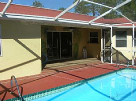 Beautiful 3 Bedroom Pool Home Available Immediately in Crystal River, FL (Photo 3 of 7)