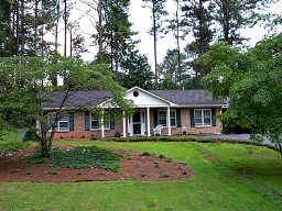 Bright, open,  ranch home in great area! in Lawrenceville, GA