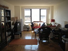 1 Bedroom Condo in High Rise Building with Doorman  in Jersey City, NJ