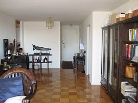 1 Bedroom Condo in High Rise Building with Doorman  in Jersey City, NJ (Photo 2 of 6)