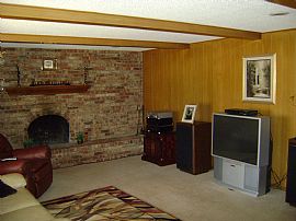 Super 4 BR, 2.5 BA, 2 Story House Near ORU in Tulsa, OK (Photo 2 of 3)