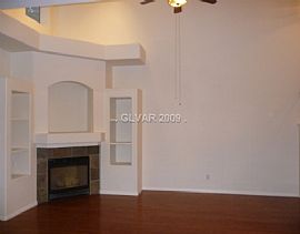 Remodeled 3 Bedroom Townhome in Gated Community in Las Vegas, NV (Photo 4 of 12)