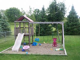 Excellent 4 BR, 1.5 BA Home - Shed with Dog Kennel Attached   in Monticello, MN (Photo 3 of 8)