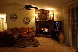 Beautiful 3 Bedroom House - In Quiet Neighborhood in Acworth, GA (Photo 4 of 9)