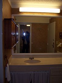 Cozy 1 Bedroom Condo Unit with Gorgeous Beach and Ocean Views in Daytona Beach, FL (Photo 7 of 11)