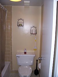 Cozy 1 Bedroom Condo Unit with Gorgeous Beach and Ocean Views in Daytona Beach, FL (Photo 8 of 11)