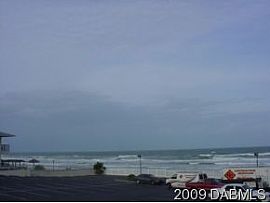 Cozy 1 Bedroom Condo Unit with Gorgeous Beach and Ocean Views in Daytona Beach, FL (Photo 9 of 11)