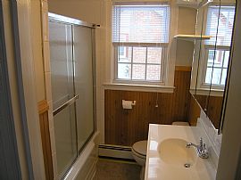 Immaculate 2 BR, 1 BA Apartment in Governor Francis in Warwick, RI (Photo 5 of 5)