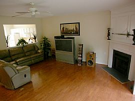 Beautiful 2 BR, 2.5 BA Townhome in Pinecrest in Raleigh, NC (Photo 6 of 9)