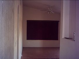 Nice 3 BR, 2 BA House - Half Mile From 2 Freeways in Phoenix, AZ (Photo 2 of 12)