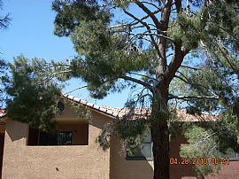 Courtyard View 3 BR 2 BA Condo in Las Vegas, NV