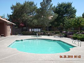 Courtyard View 3 BR 2 BA Condo in Las Vegas, NV (Photo 12 of 12)