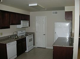 Courtyard View 3 BR 2 BA Condo in Las Vegas, NV (Photo 4 of 12)