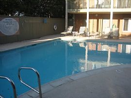 Nicely Upgraded 1 Bedroom Apartment - Available Now in San Diego, CA (Photo 2 of 9)