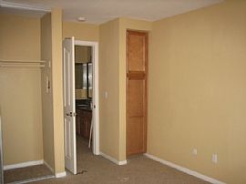 Nicely Upgraded 1 Bedroom Apartment - Available Now in San Diego, CA (Photo 3 of 9)