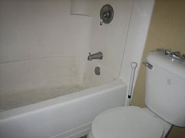 Nicely Upgraded 1 Bedroom Apartment - Available Now in San Diego, CA (Photo 4 of 9)