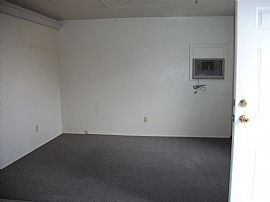 Excellent 1 Bedroom Apartment - Close to Stores in Prescott Valley, AZ (Photo 3 of 3)