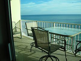 New Beachfront 2 Bedroom Condo, Weekly Or Monthly in Gulf Shores, AL (Photo 2 of 11)