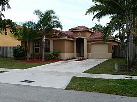 Large 3 BR, 2 BA Lakefront House with Garage in Miami, FL (Photo 1 of 12)