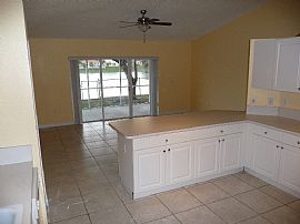 Large 3 BR, 2 BA Lakefront House with Garage in Miami, FL (Photo 11 of 12)