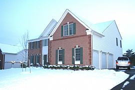 Luxury 4 Br, 3.5 Ba Estate House with a Solarium!!  in Chantilly, VA (Photo 4 of 4)