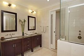 Fully Furnished 1 Bedroom Apartment with a Doorman in Los Angeles, CA (Photo 5 of 5)