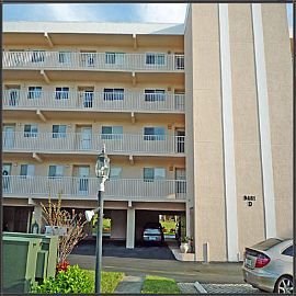 Spacious 2 Bedroom Condo with Golf Course View! in Seminole, FL