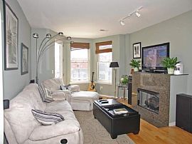 Perfect Location in River West W/ Amenities! in Chicago, IL