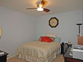 Perfect Location in River West W/ Amenities! in Chicago, IL (Photo 4 of 12)