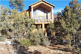 Beautiful 3 BR, 2.5 BA Custom Home in Gated Pine Oaks in Show Low, AZ
