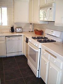 Immaculate 2 BR, 2.5 BA Townhouse an Entertainer's Delight in Westlake Village, CA (Photo 12 of 12)