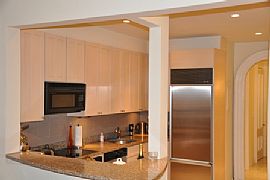 2 BR, 2 BA Condo - Next to Public Garden in Back Bay in Boston, MA (Photo 3 of 11)