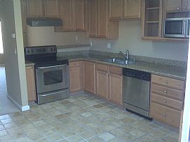 Recently Renovated 2 Bedroom Townhouse with New Carpet in Modesto, CA