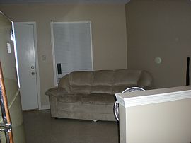Cute 2 BR, 1 BA Apartment with Private Patio in Niagara Falls, NY (Photo 3 of 4)