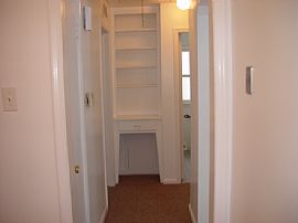 Beautiful 2 Bedroom House with 2 Car Garage in Hazel Park, MI (Photo 4 of 11)