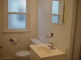 Beautiful 2 Bedroom House with 2 Car Garage in Hazel Park, MI (Photo 8 of 11)