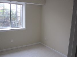 Nice 2 BR, 2 BA Condo with Brand New Carpets in Alexandria, VA (Photo 5 of 9)